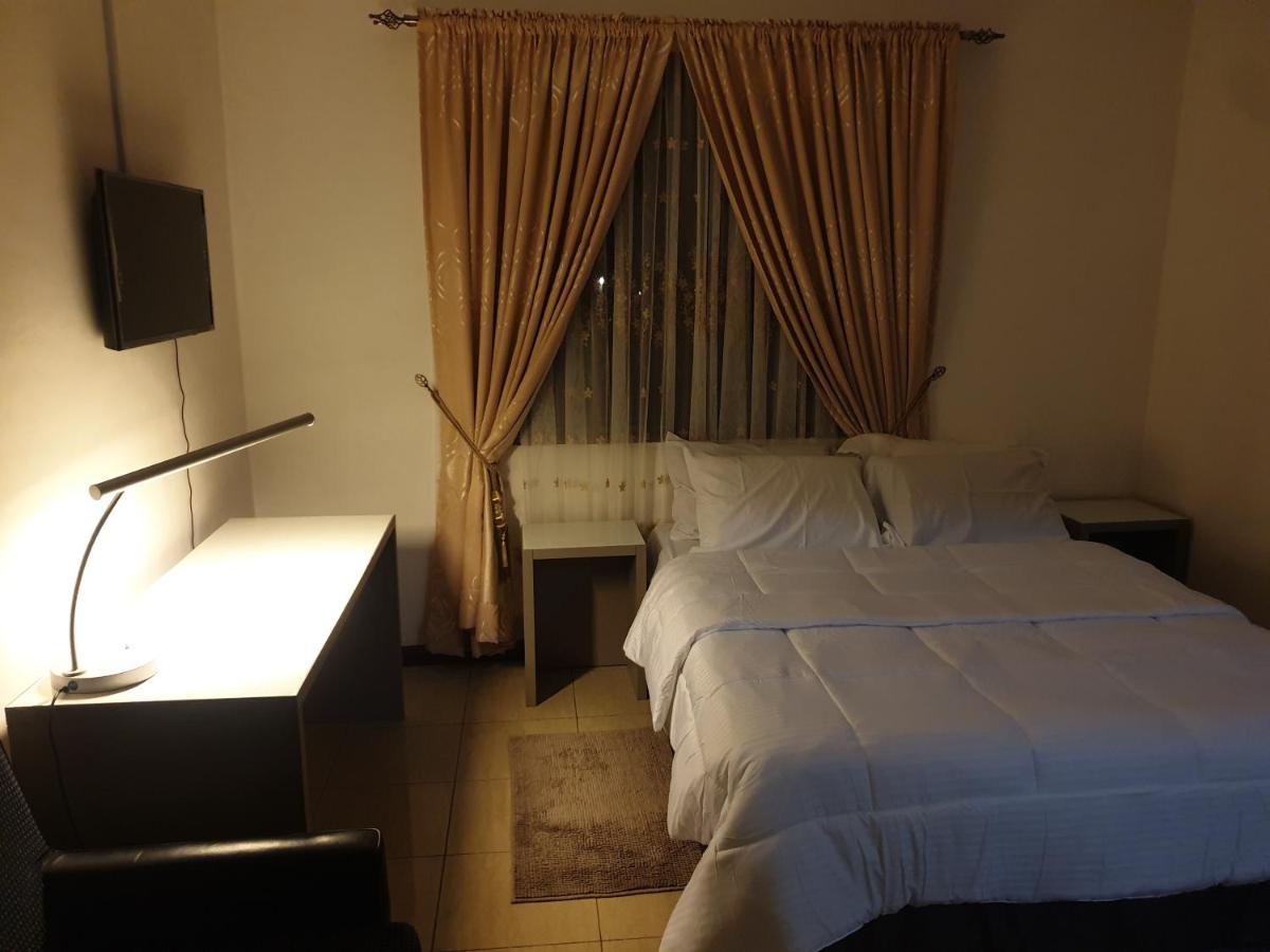 Fresh Air Lodge Sakumono ภายนอก รูปภาพ